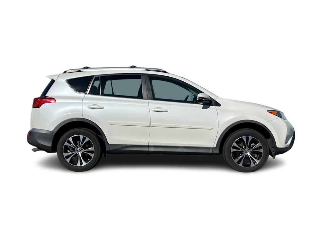 Thumbnail: 2015 Toyota RAV4 - 11