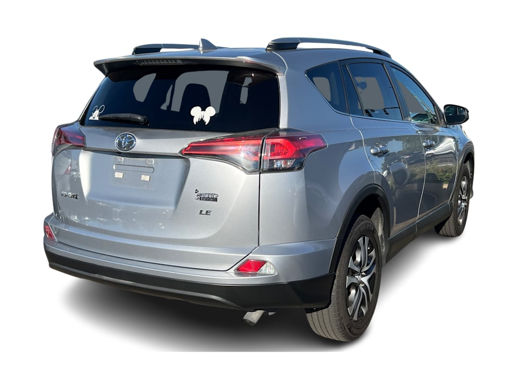 Thumbnail: 2017 Toyota RAV4 - 9