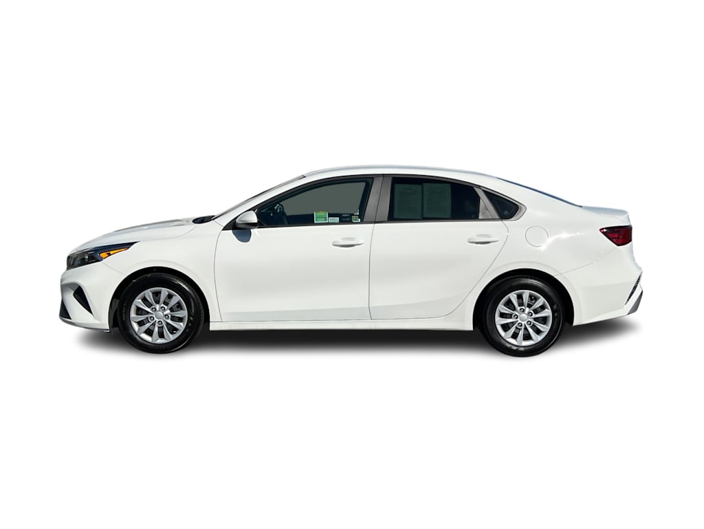 Thumbnail: 2024 Kia Forte - 3