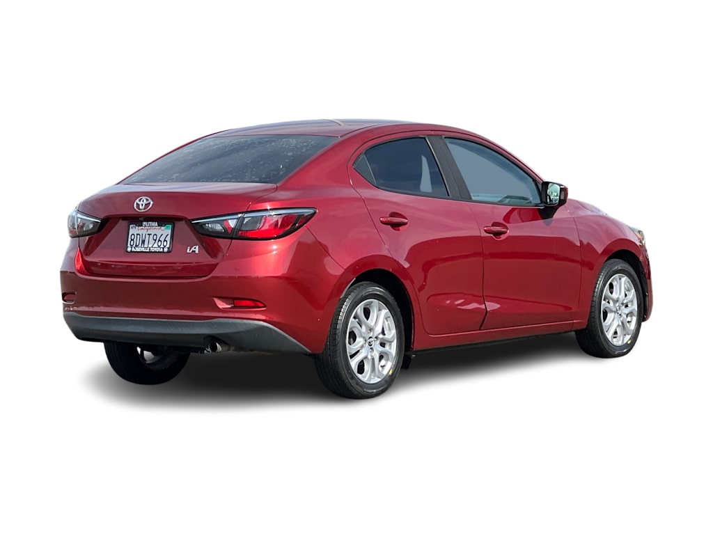 Thumbnail: 2018 Toyota Yaris iA - 17