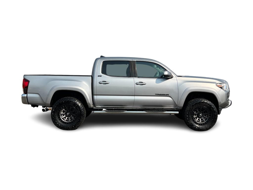 Thumbnail: 2020 Toyota Tacoma - 20