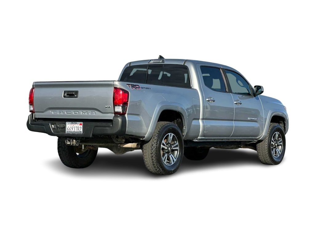 Thumbnail: 2019 Toyota Tacoma - 18