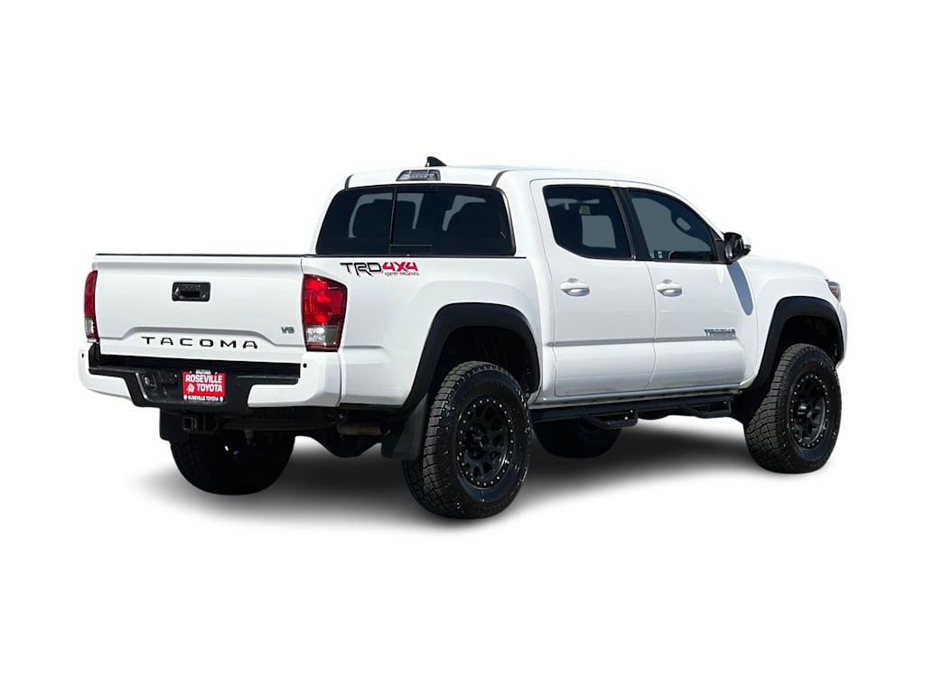 Thumbnail: 2017 Toyota Tacoma - 17