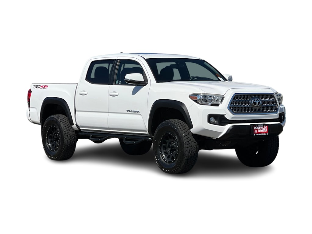 Thumbnail: 2017 Toyota Tacoma - 18