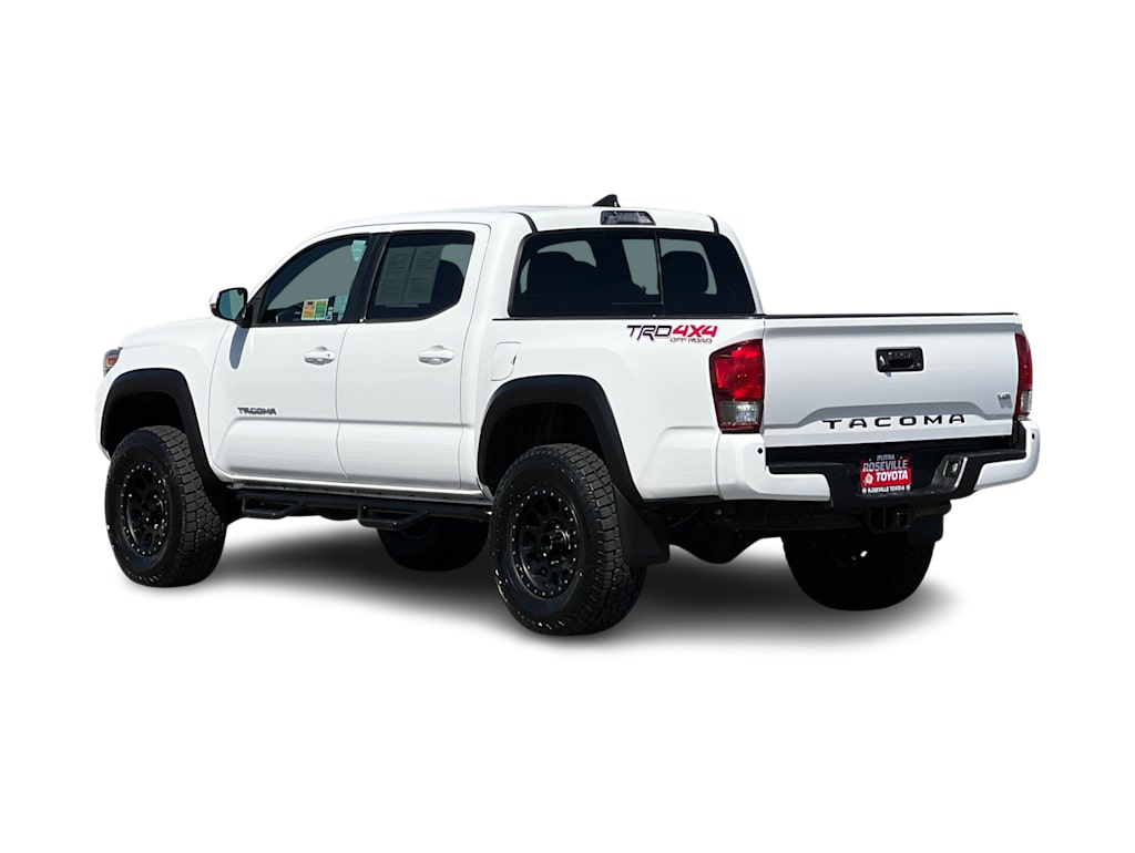 Thumbnail: 2017 Toyota Tacoma - 4