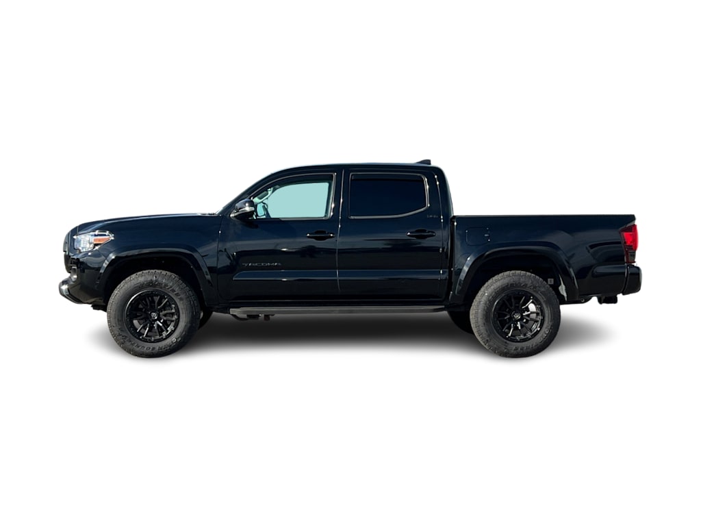 Thumbnail: 2021 Toyota Tacoma - 3