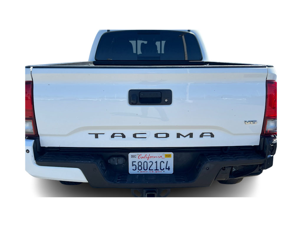 Thumbnail: 2018 Toyota Tacoma - 21