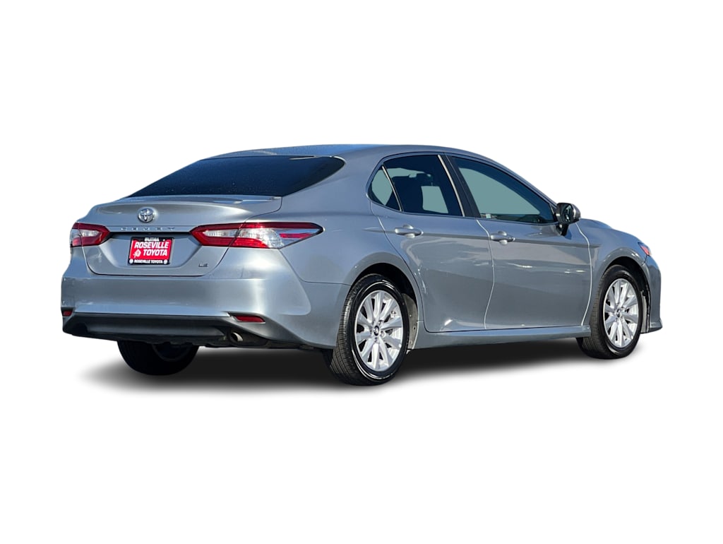 2018 Toyota Camry LE 18