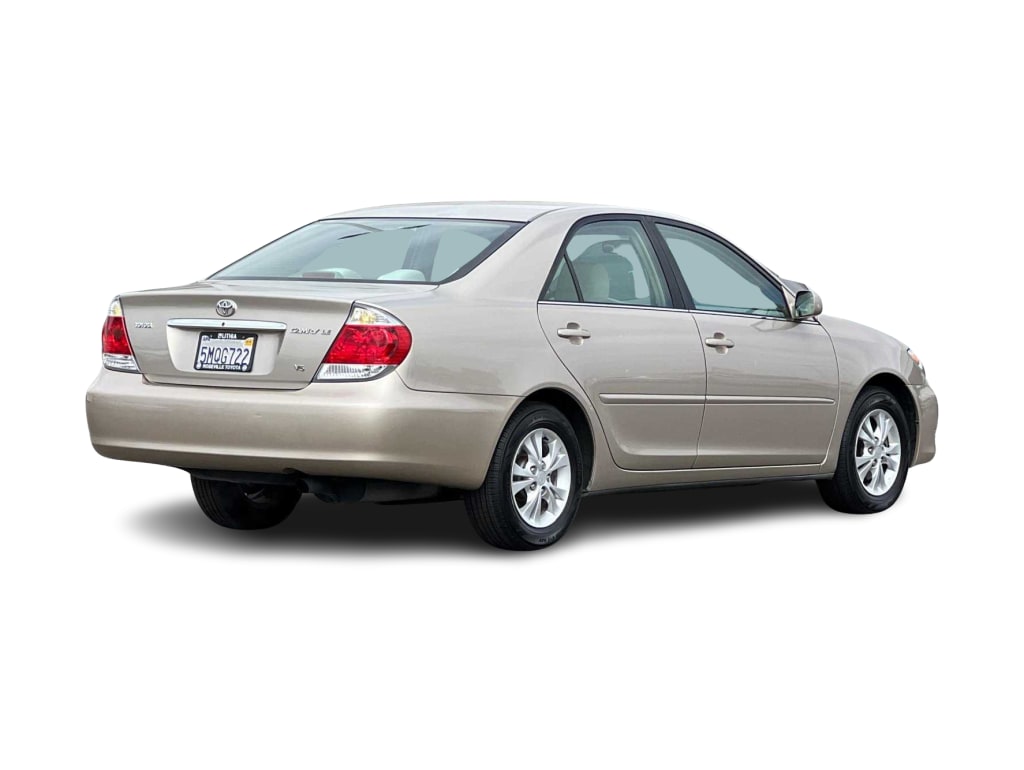 2005 Toyota Camry LE 18