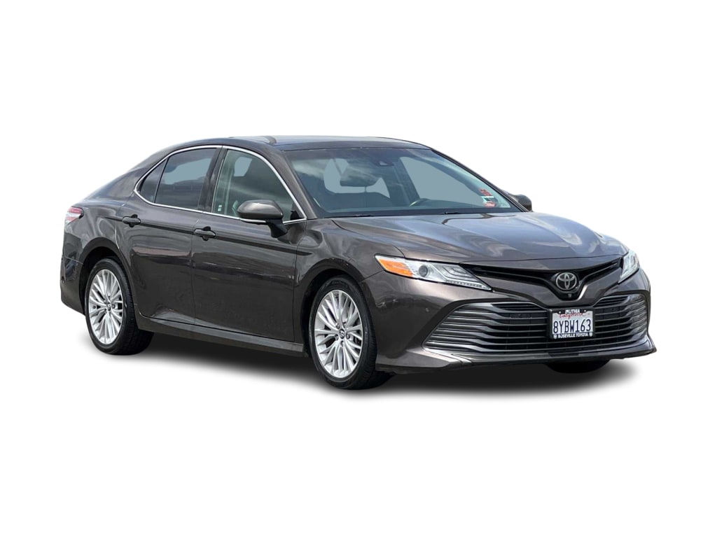 2018 Toyota Camry XLE 17