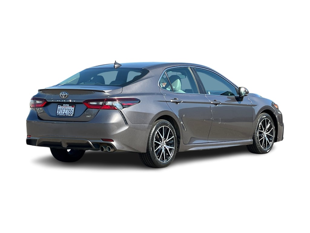 Thumbnail: 2022 Toyota Camry - 17