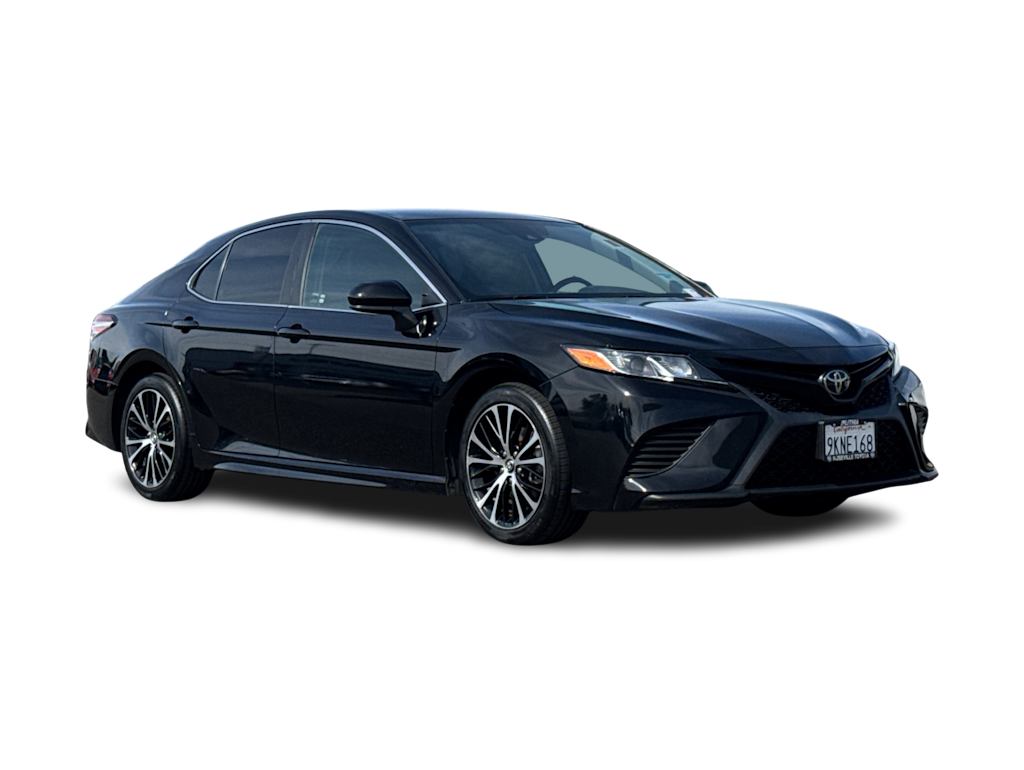 2020 Toyota Camry SE 18