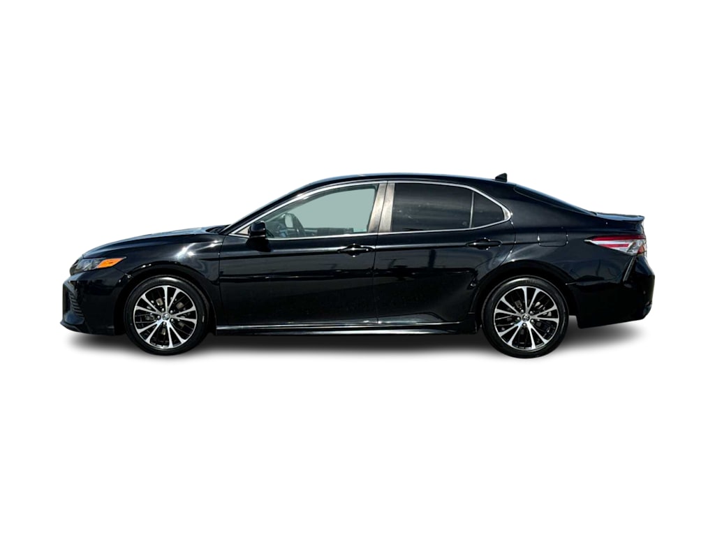 2020 Toyota Camry SE 3