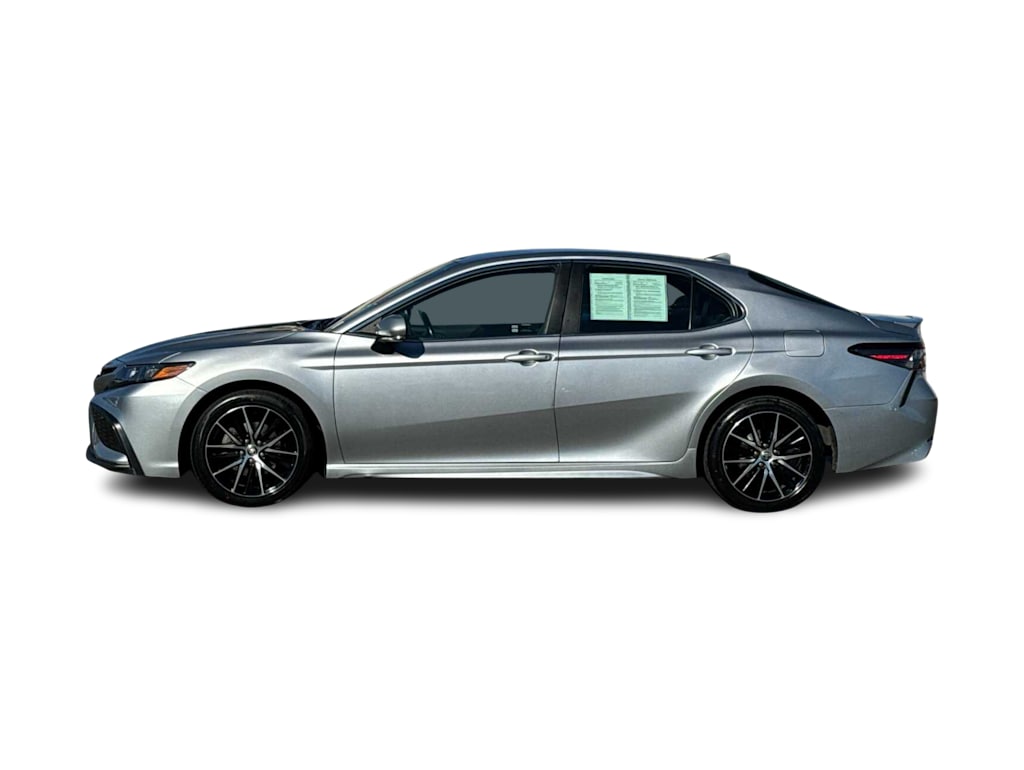 2022 Toyota Camry SE 3
