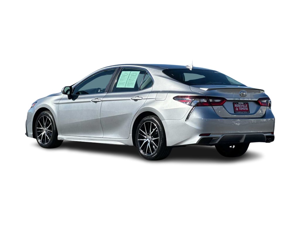 2022 Toyota Camry SE 4