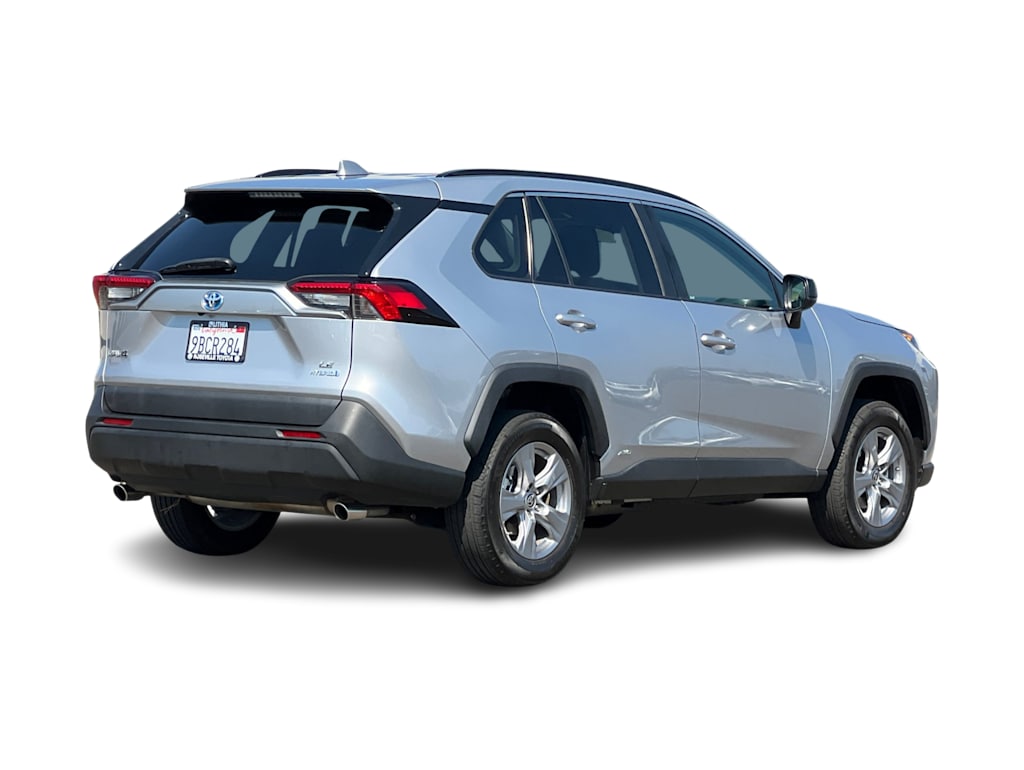 Thumbnail: 2022 Toyota RAV4 - 17
