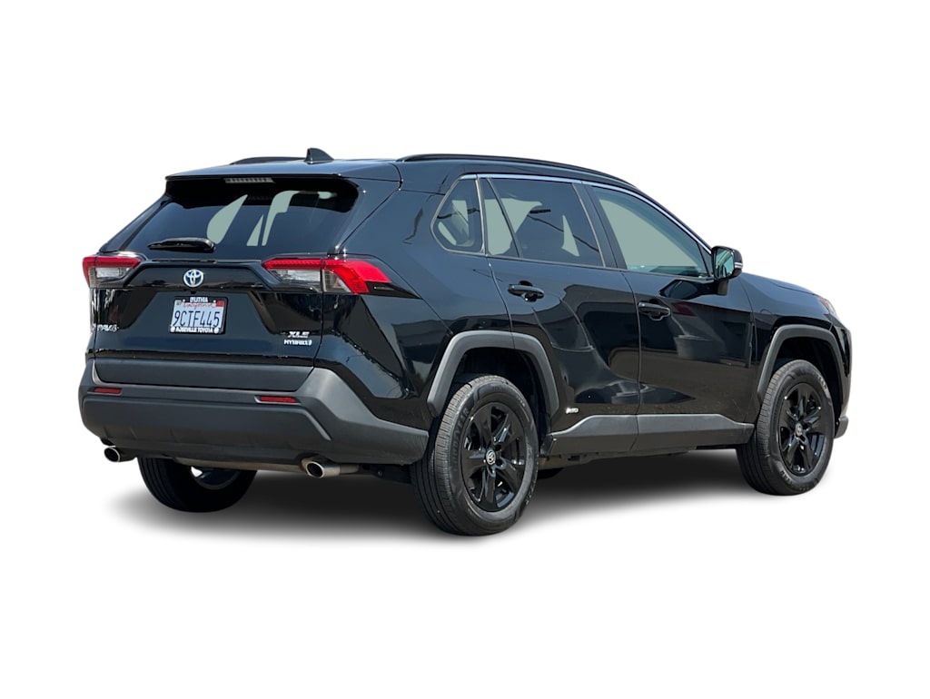 Thumbnail: 2022 Toyota RAV4 - 17