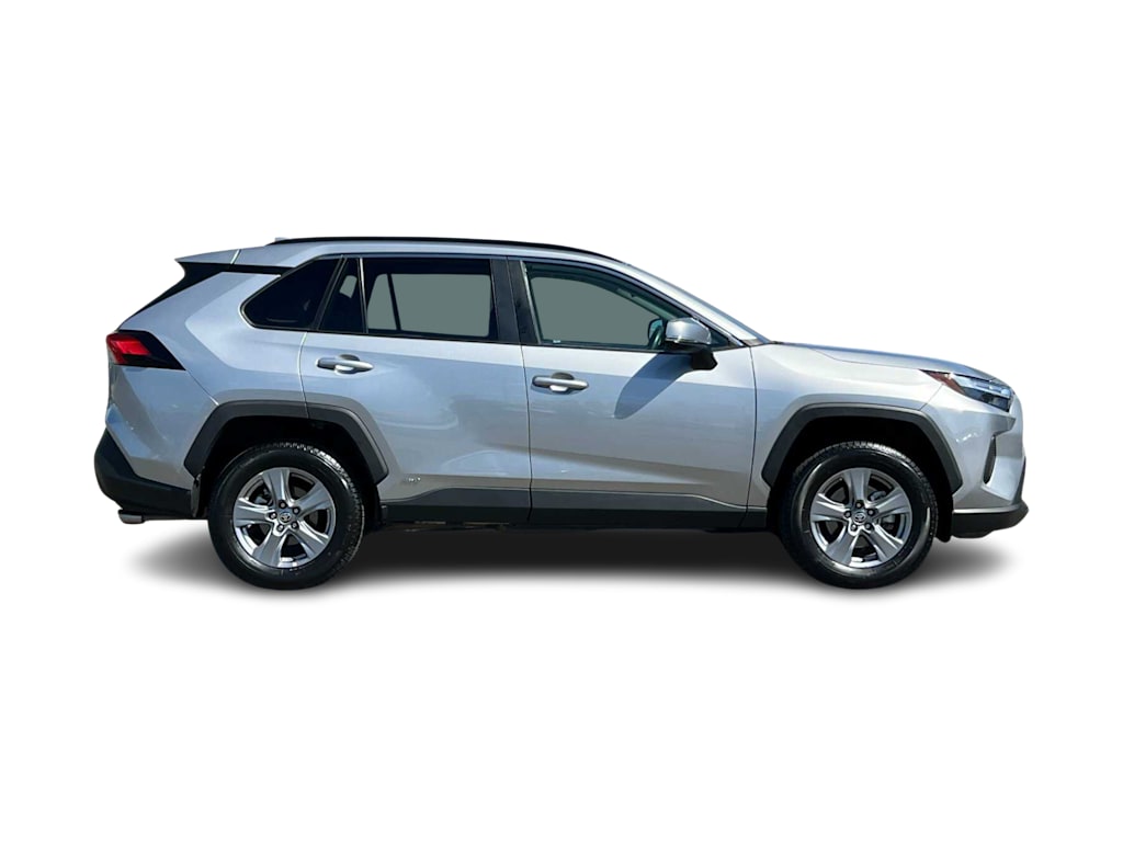 2022 Toyota RAV4 XLE 19