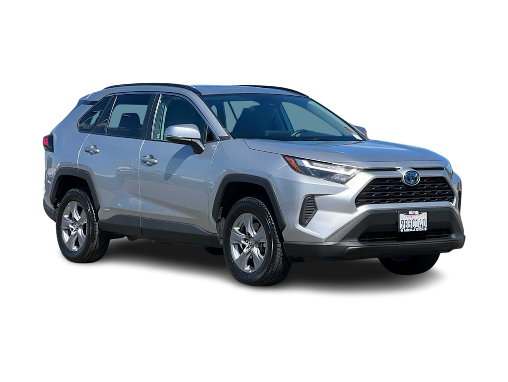 2022 Toyota RAV4 XLE 18