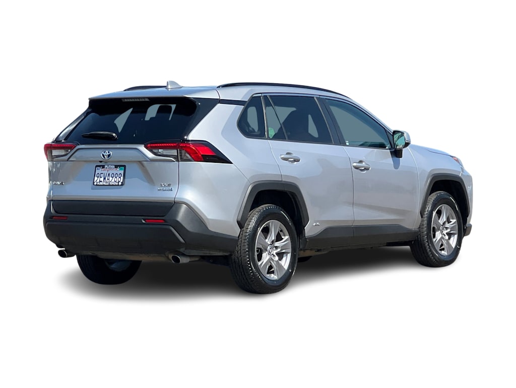 Thumbnail: 2022 Toyota RAV4 - 17