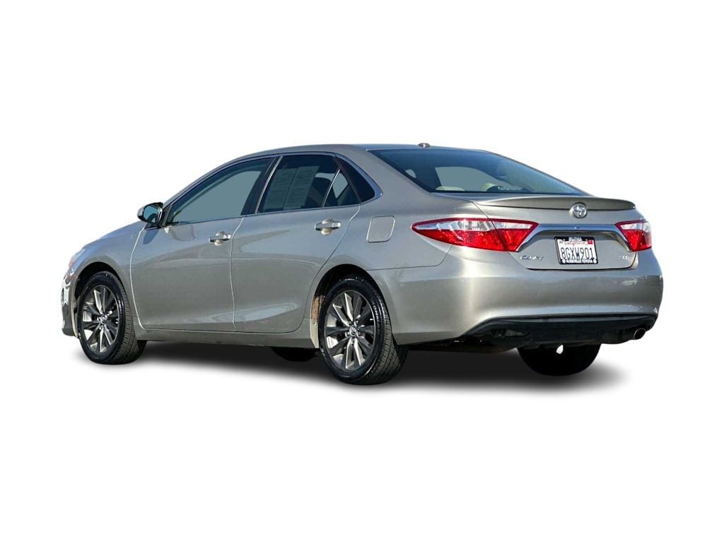 2015 Toyota Camry XLE 4