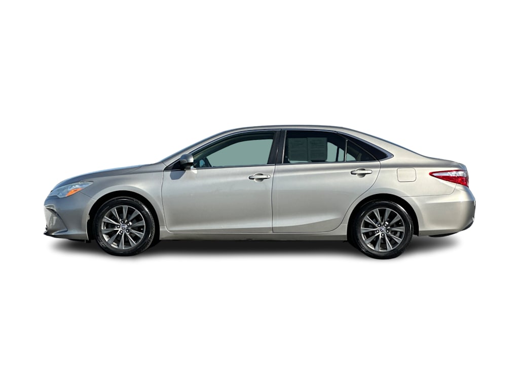 2015 Toyota Camry XLE 3
