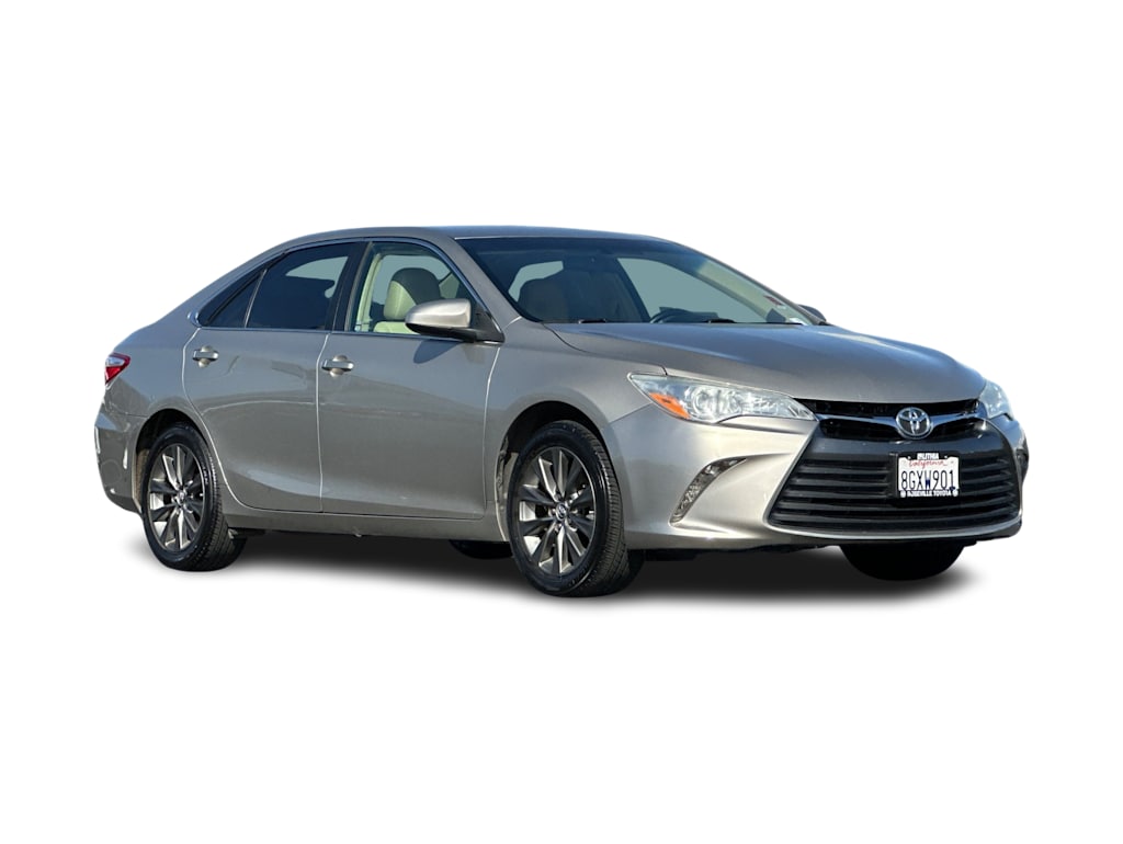 2015 Toyota Camry XLE 18