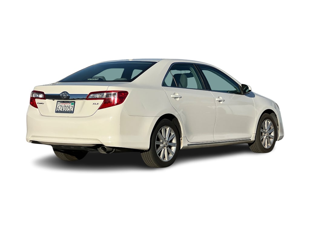 Thumbnail: 2013 Toyota Camry - 11