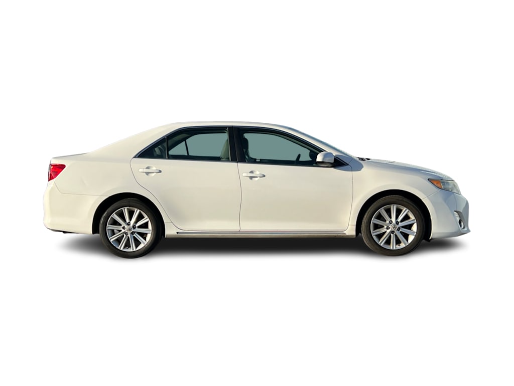 Thumbnail: 2013 Toyota Camry - 12
