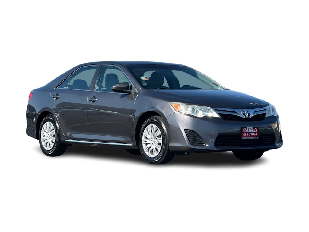 2014 Toyota Camry LE 19