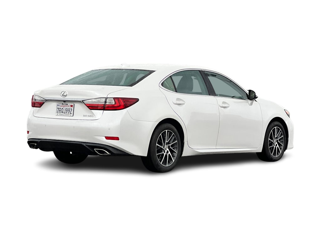 Thumbnail: 2016 Lexus ES - 15