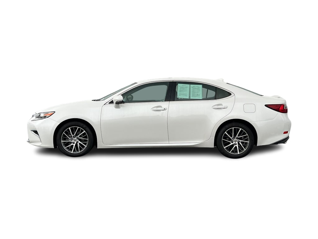 Thumbnail: 2016 Lexus ES - 3