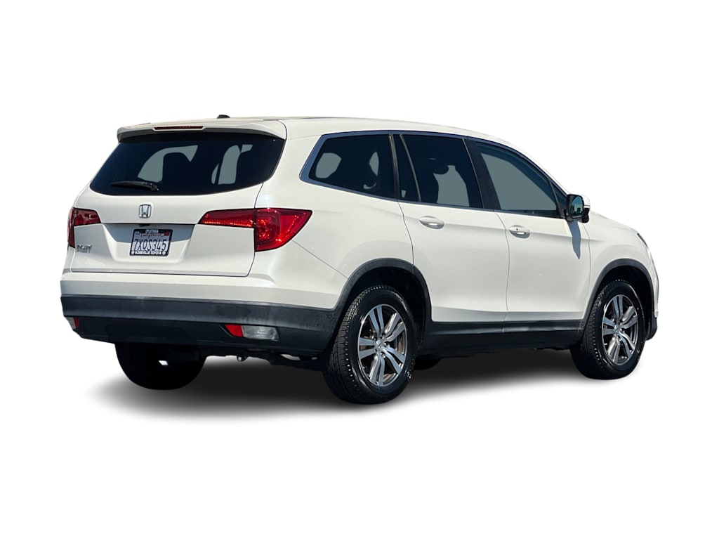 Thumbnail: 2017 Honda Pilot - 17