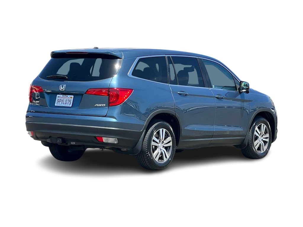 Thumbnail: 2017 Honda Pilot - 16