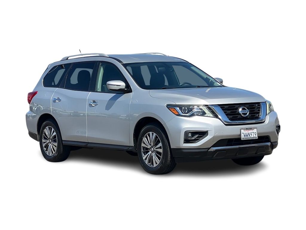 Thumbnail: 2017 Nissan Pathfinder - 18