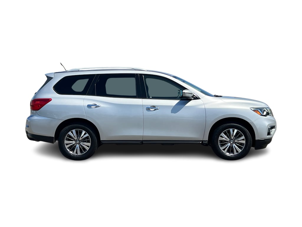 Thumbnail: 2017 Nissan Pathfinder - 19