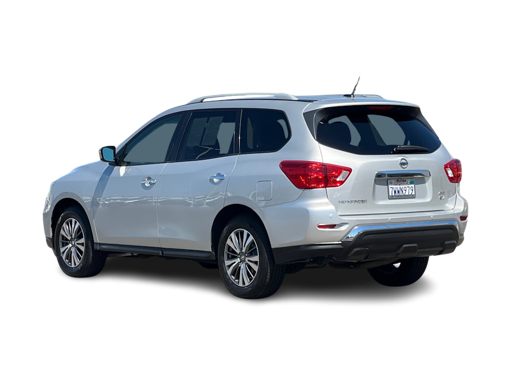 Thumbnail: 2017 Nissan Pathfinder - 4