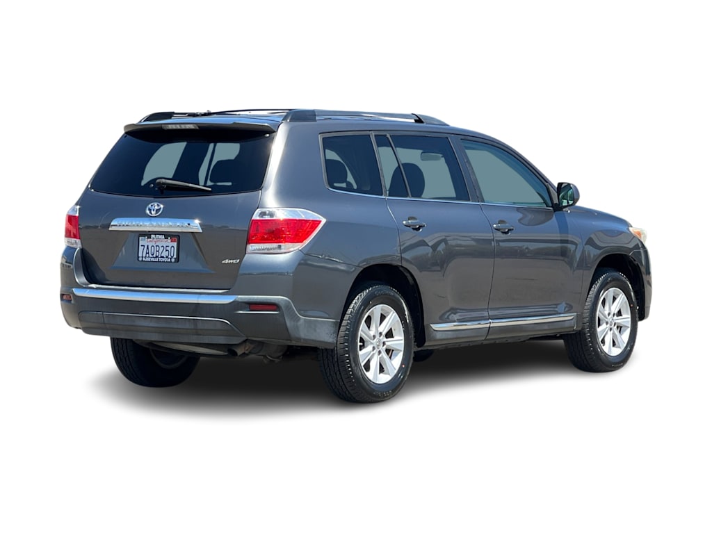 Thumbnail: 2013 Toyota Highlander - 18