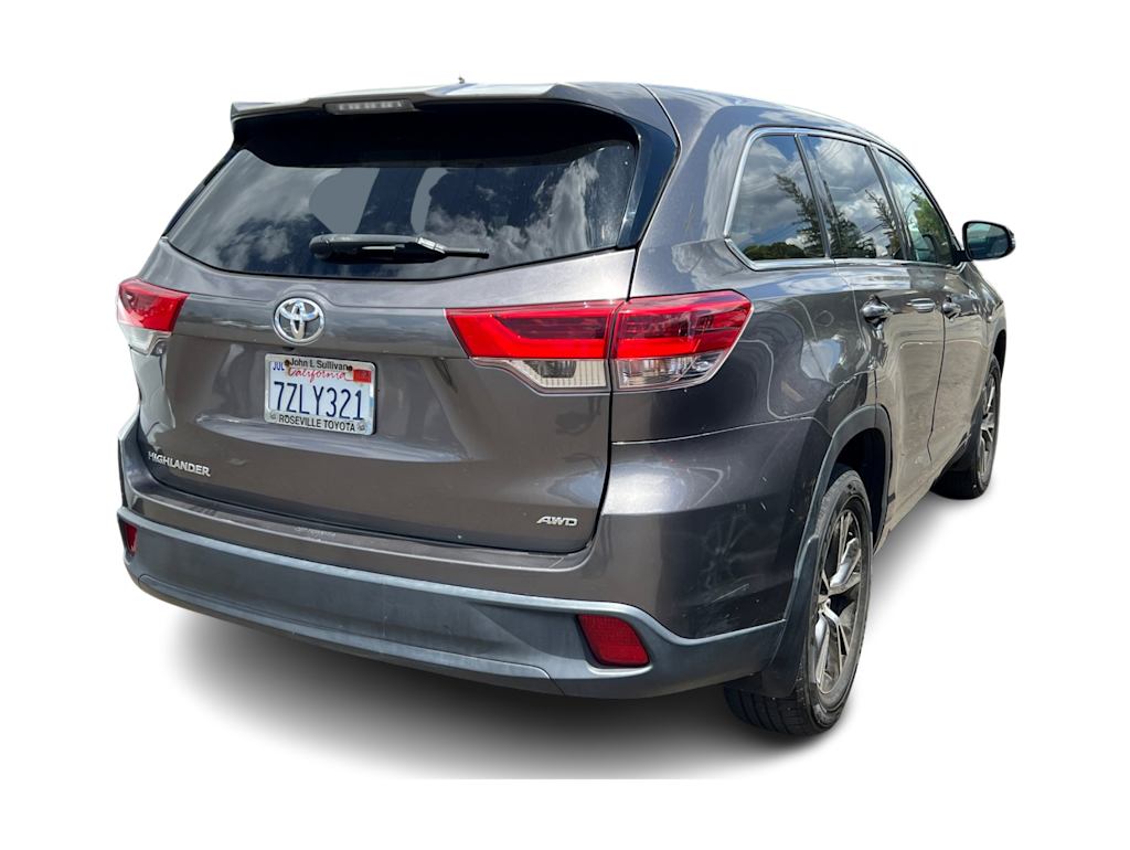 Thumbnail: 2017 Toyota Highlander - 9