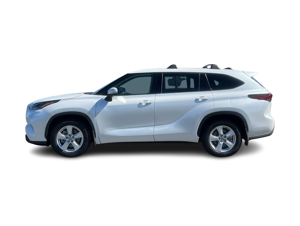 Thumbnail: 2022 Toyota Highlander - 3