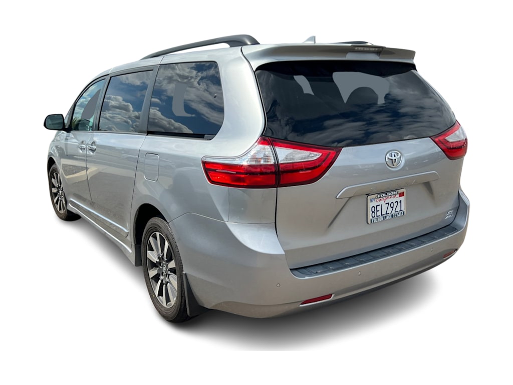 Thumbnail: 2018 Toyota Sienna - 2
