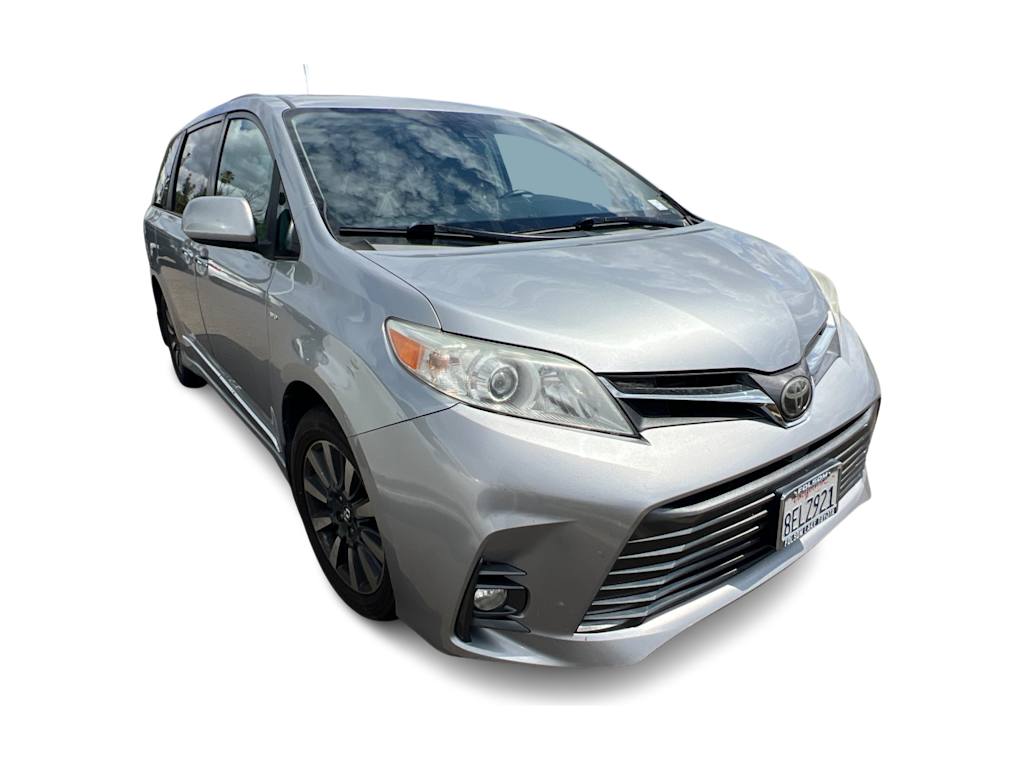 Thumbnail: 2018 Toyota Sienna - 9