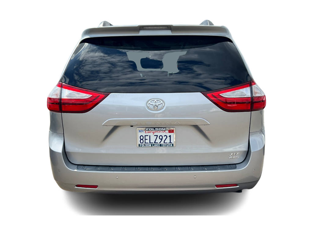 Thumbnail: 2018 Toyota Sienna - 3