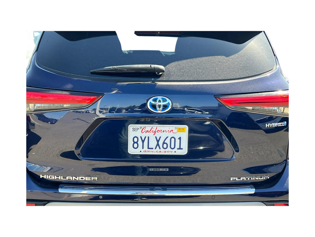 Thumbnail: 2021 Toyota Highlander - 16