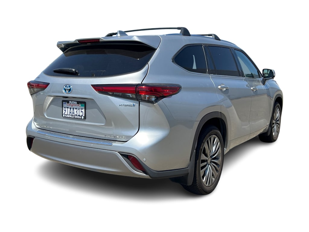 Thumbnail: 2022 Toyota Highlander - 9