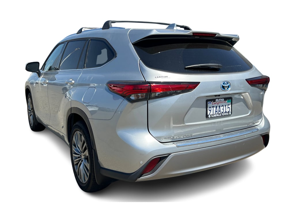Thumbnail: 2022 Toyota Highlander - 2