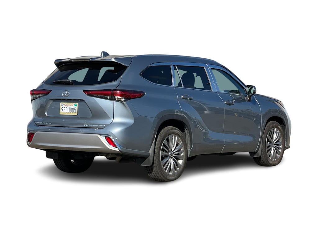 Thumbnail: 2021 Toyota Highlander - 10