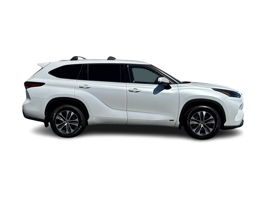 Thumbnail: 2022 Toyota Highlander - 19