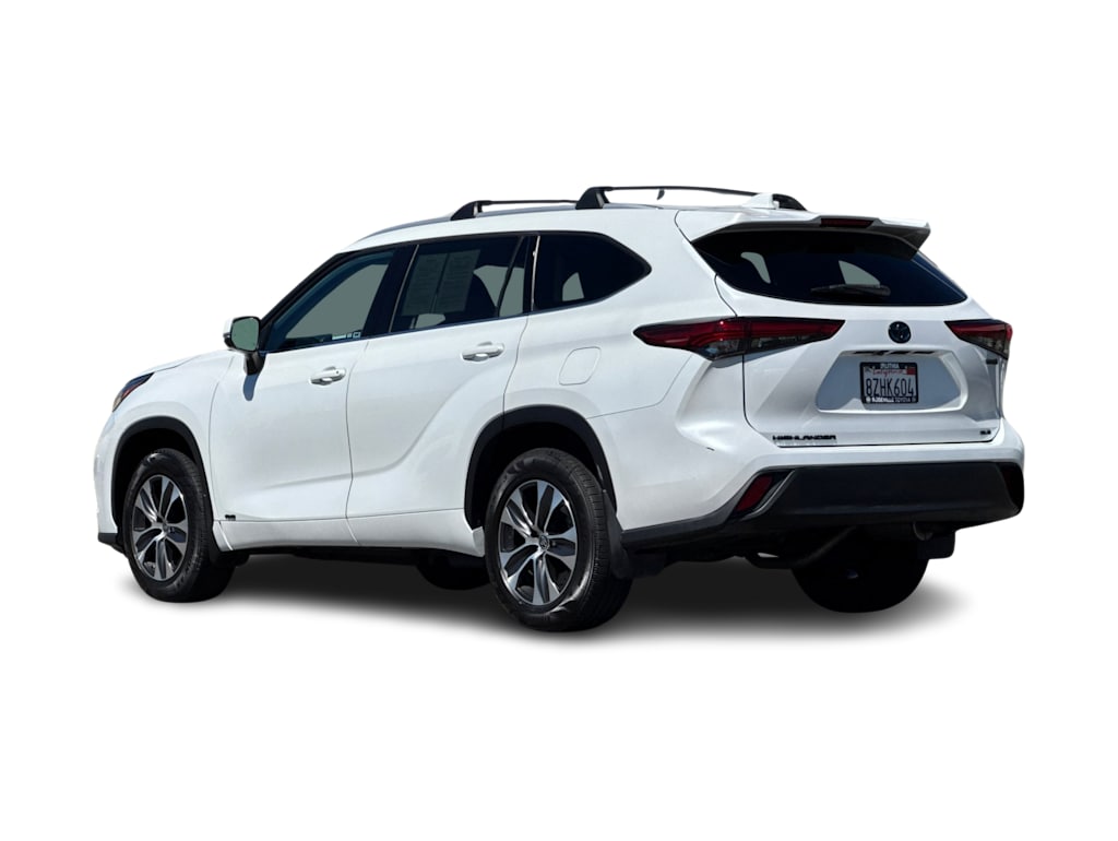 Thumbnail: 2022 Toyota Highlander - 4
