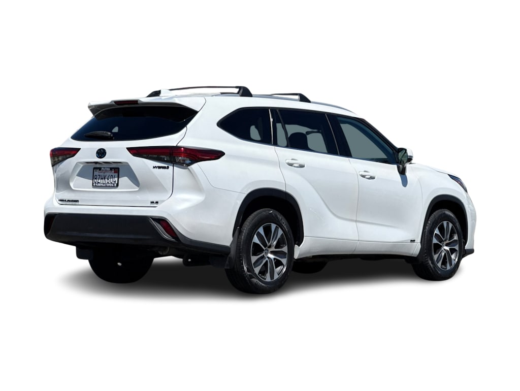 Thumbnail: 2022 Toyota Highlander - 17